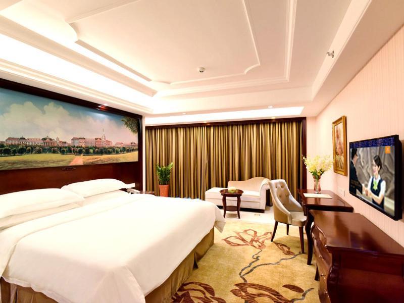 Vienna Hotel Loudi Chunyuan Pedestrian Street Екстериор снимка