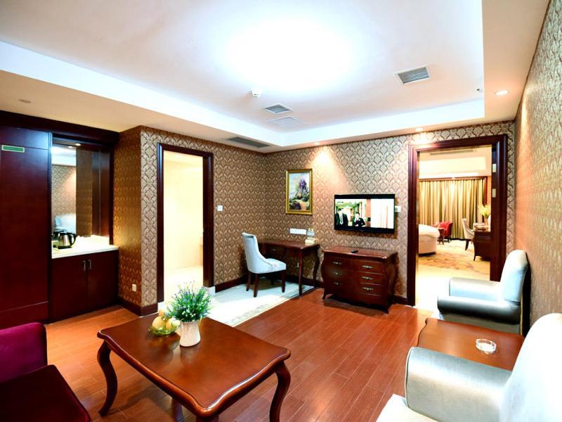 Vienna Hotel Loudi Chunyuan Pedestrian Street Екстериор снимка